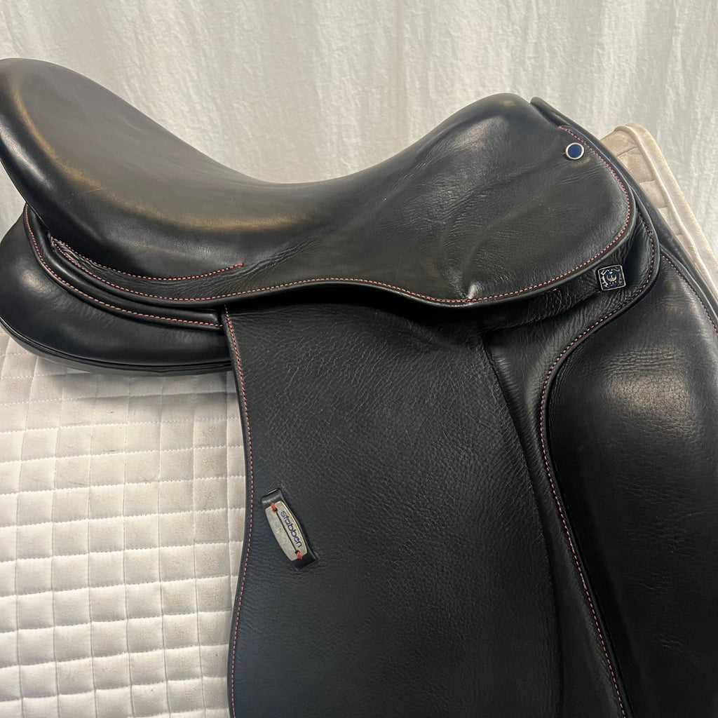 Used Stubben Aramis II 18"/27cm Dressage Saddle