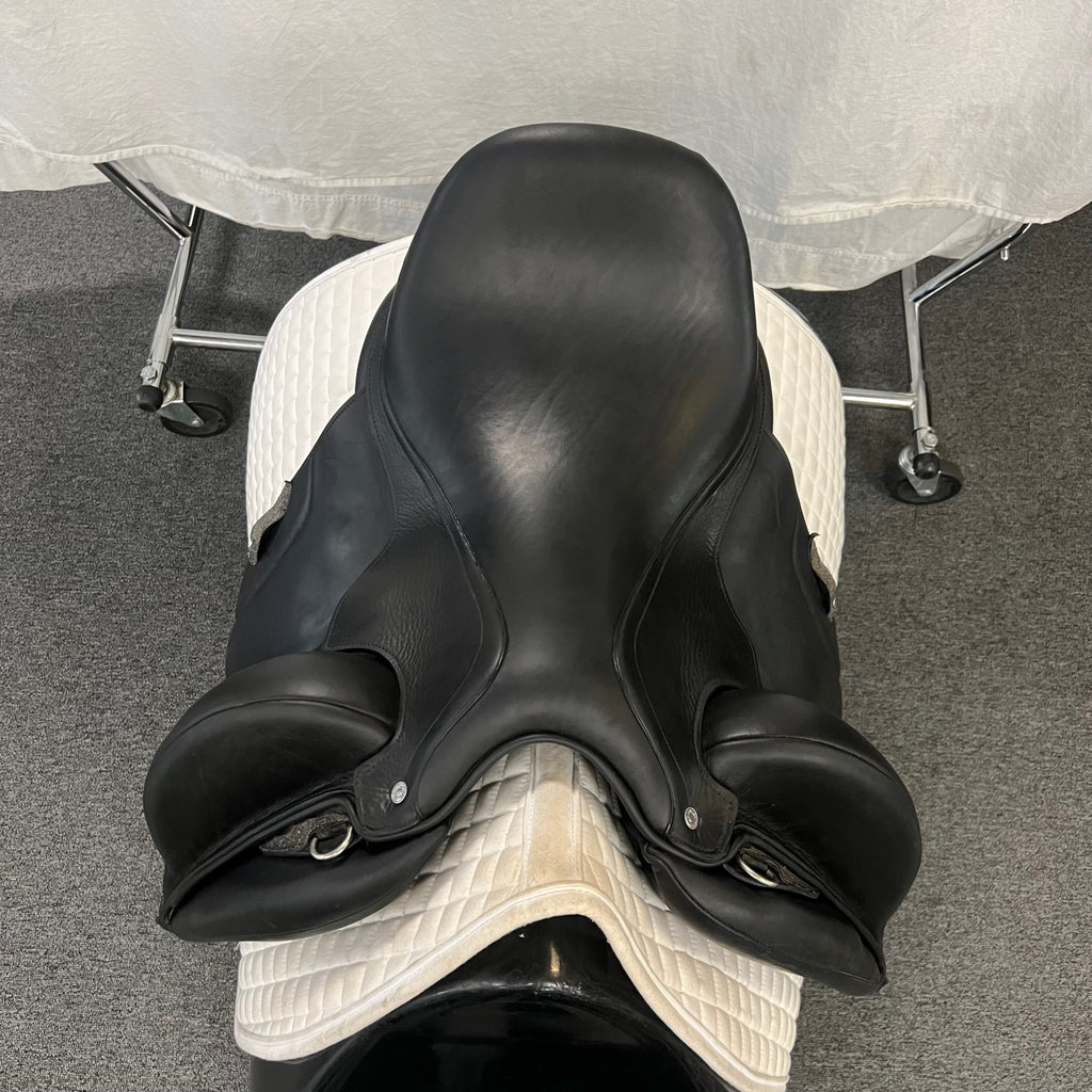 PRICE DROP! Used Antares Tempo 17" Monoflap Dressage Saddle