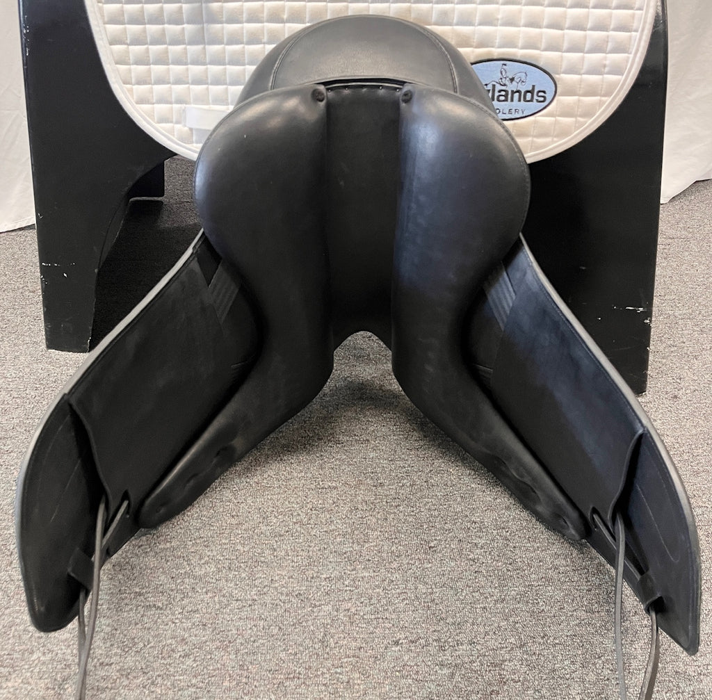 Demo Dynamic 17" Monoflap Dressage Saddle
