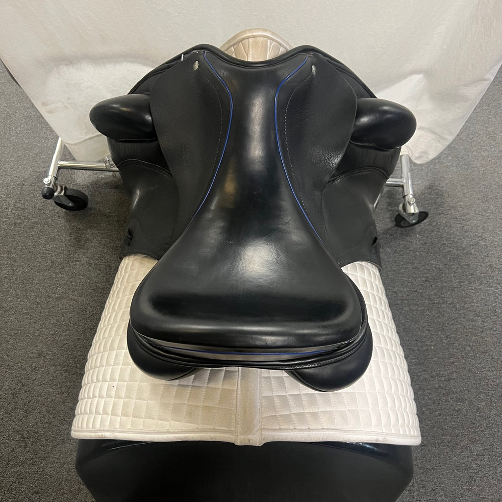 Used Custom Advantage R 17.5" Dressage Saddle