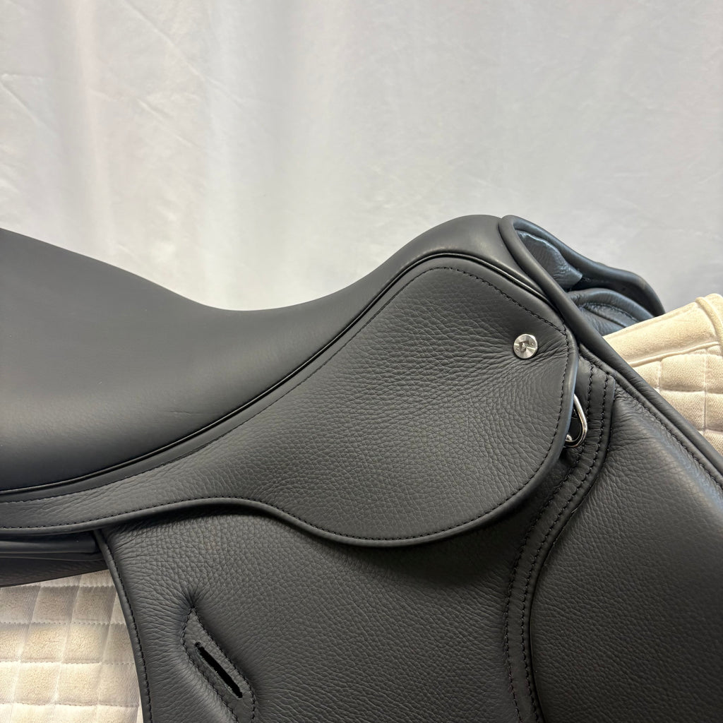 Demo Envy Pulse 17.5" Jump Saddle