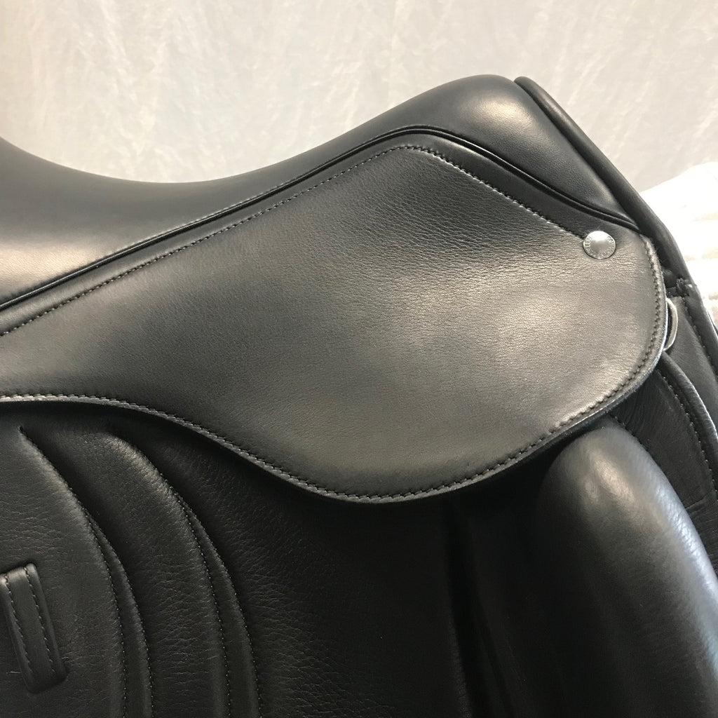 Demo Schleese Let's Dance 17.5" Monoflap Dressage Saddle