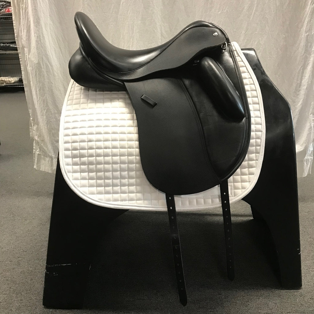 Used Custom Saddlery Signature Wolfgang Solo 18" Dressage Saddle