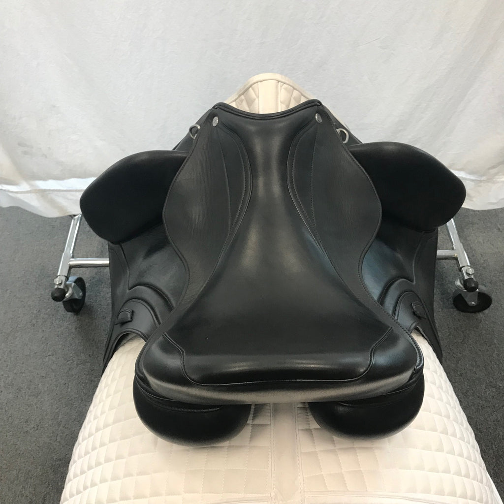 HOLD: Used Aviar Rook 1.0 - 17.5" Monoflap Dressage Saddle