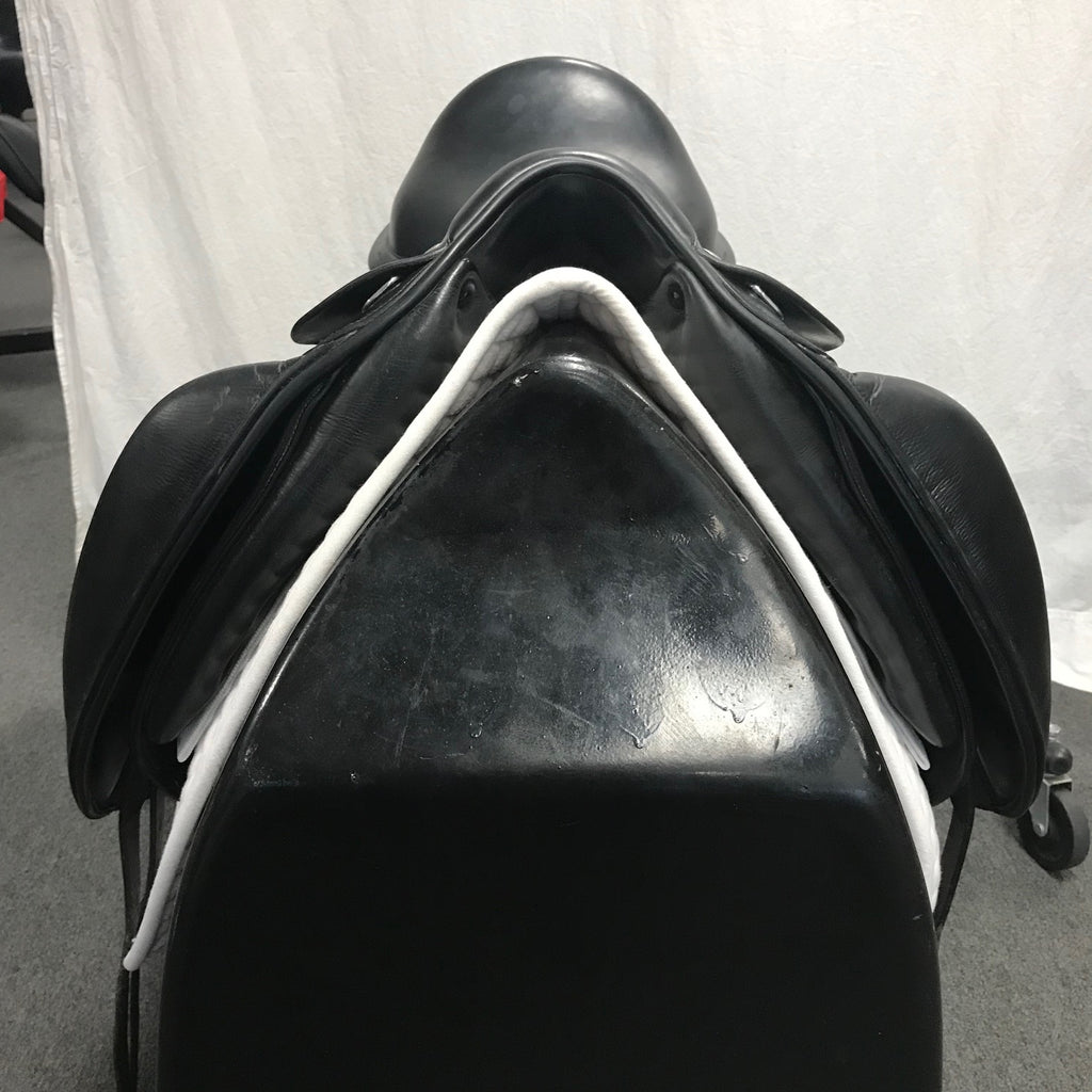Used Amerigo Vega Dressage Saddle 17"