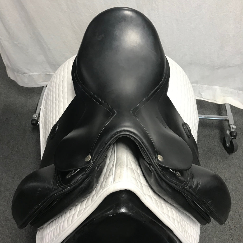 Used Amerigo Vega Dressage Saddle 17"
