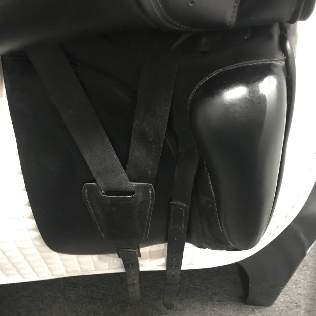 Used Prestige Top Dressage 17" Dressage Saddle