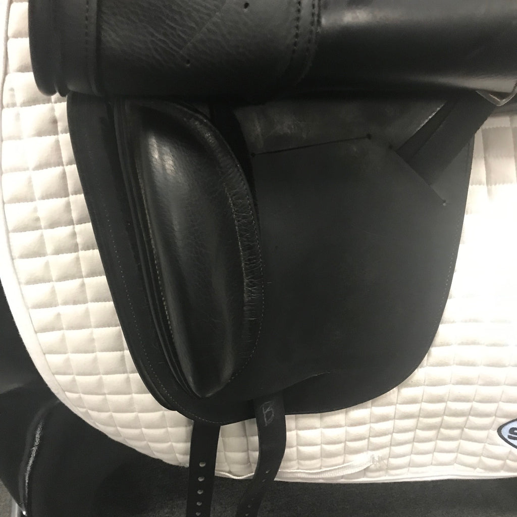 HOLD:  Used Schleese Obrigado 17.5" Dressage Saddle