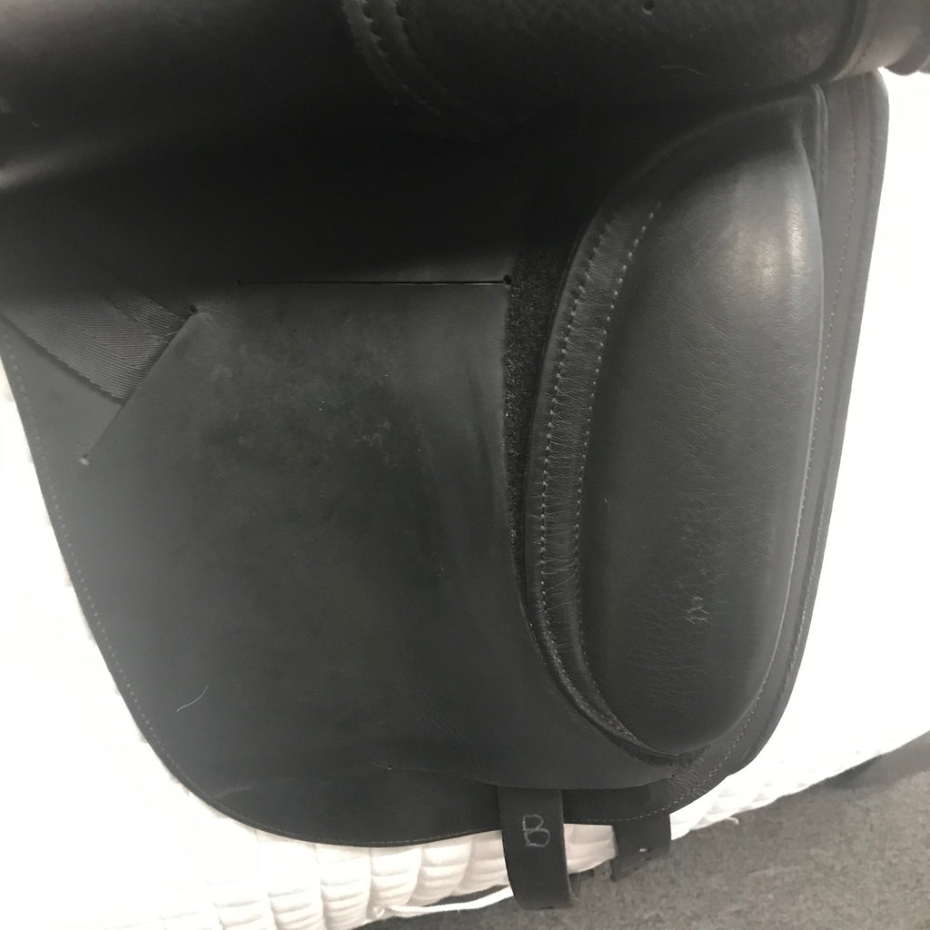 HOLD:  Used Schleese Obrigado 17.5" Dressage Saddle