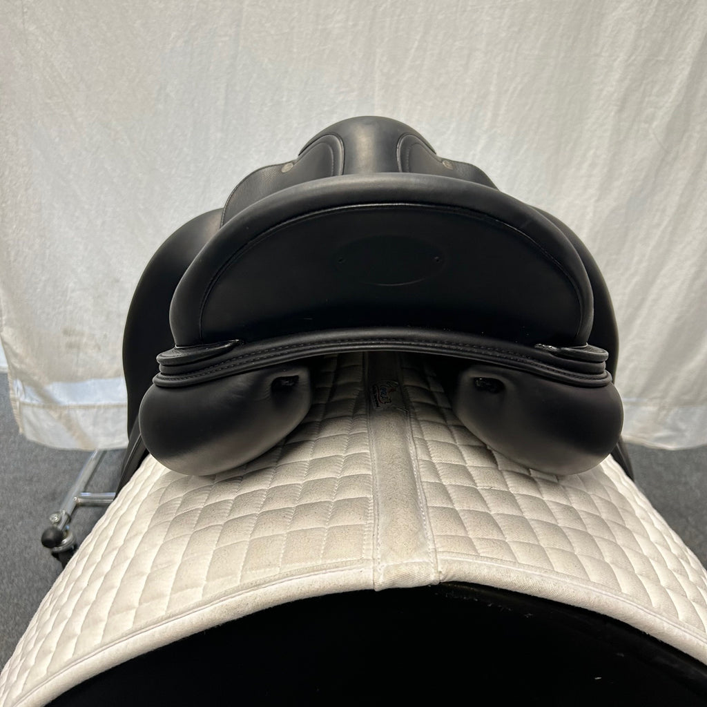 Used Equipe Oracle 17.5" Monoflap Dressage Saddle