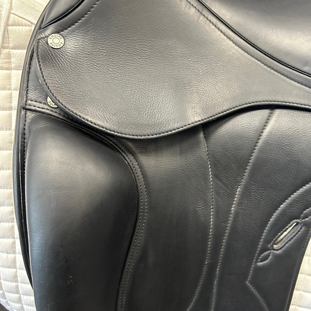 Used Equipe Oracle 17.5" Monoflap Dressage Saddle
