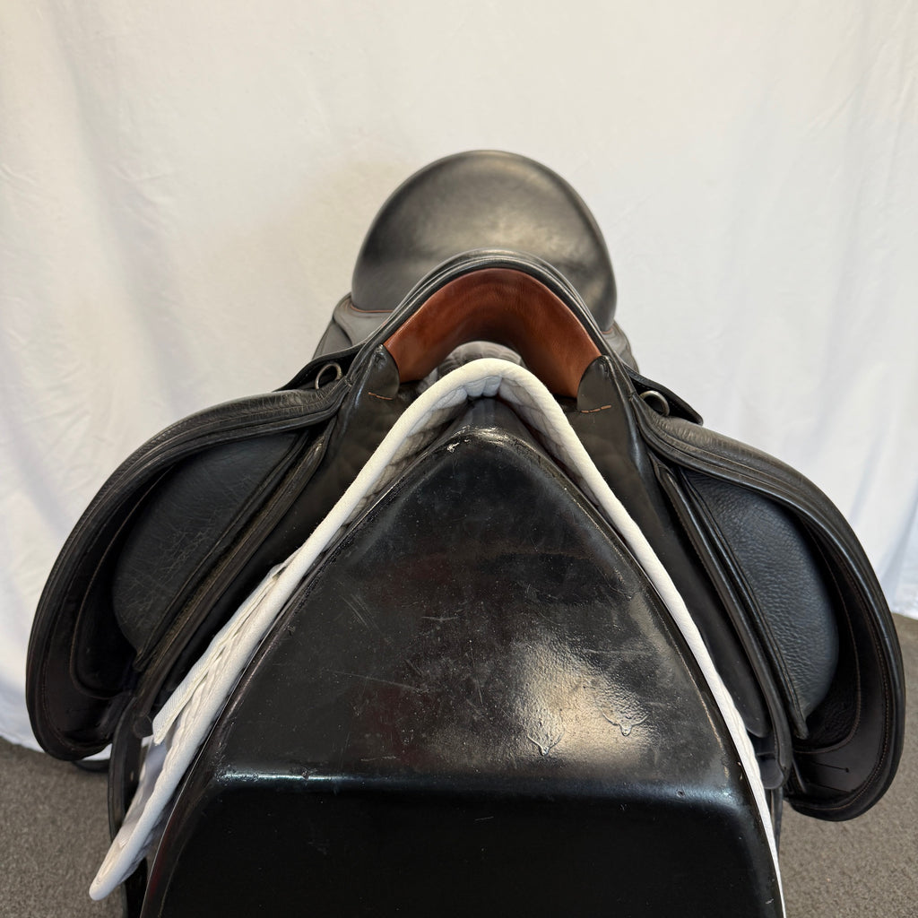 Used Schleese ProLight Plus 18" Dressage Saddle