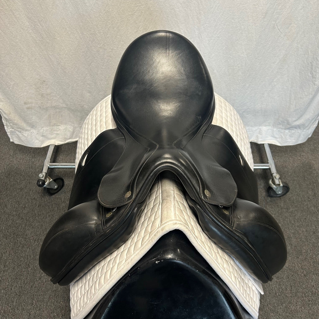 Used Equipe Emporio 18" Monoflap Dressage Saddle