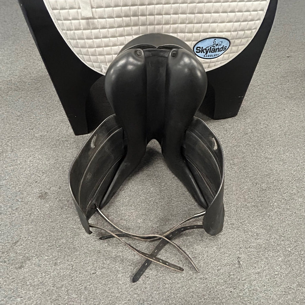 Used Equipe Emporio 18" Monoflap Dressage Saddle