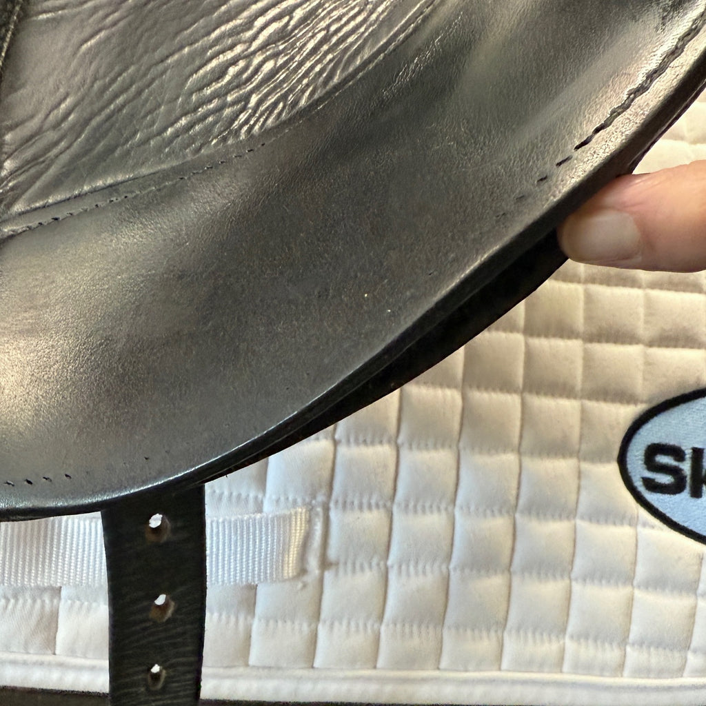 Used Schleese Obrigado 17" Dressage Saddle