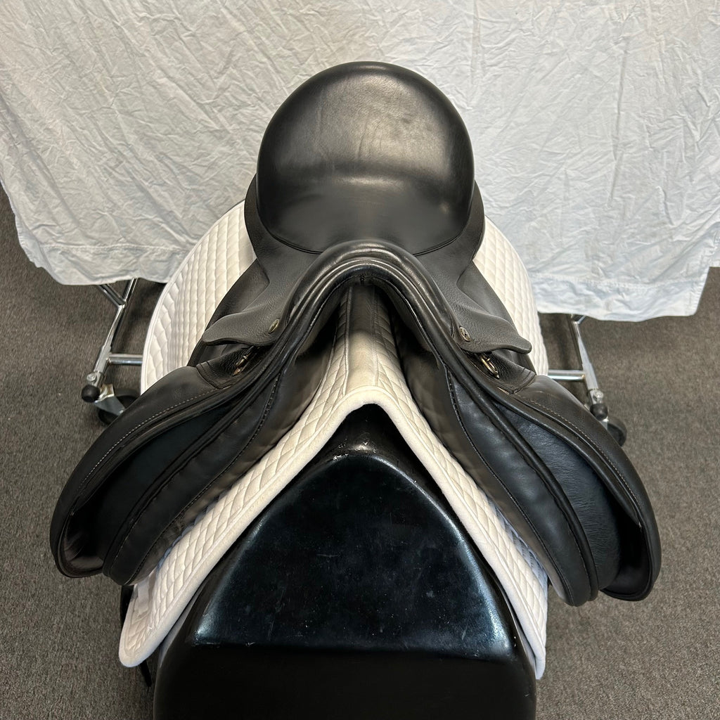 Used Black Country Eloquence 18" Dressage Saddle
