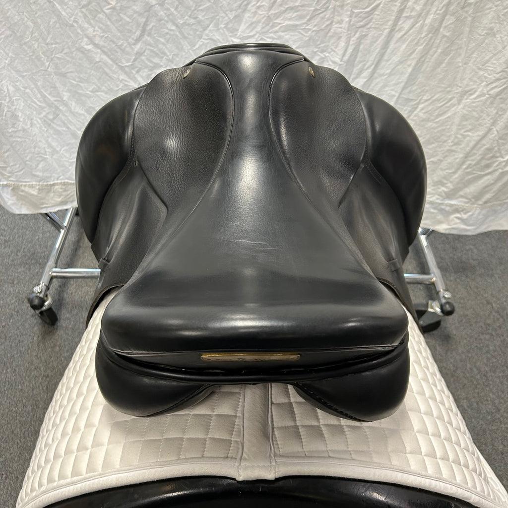 Used Black Country Eloquence 18" Dressage Saddle