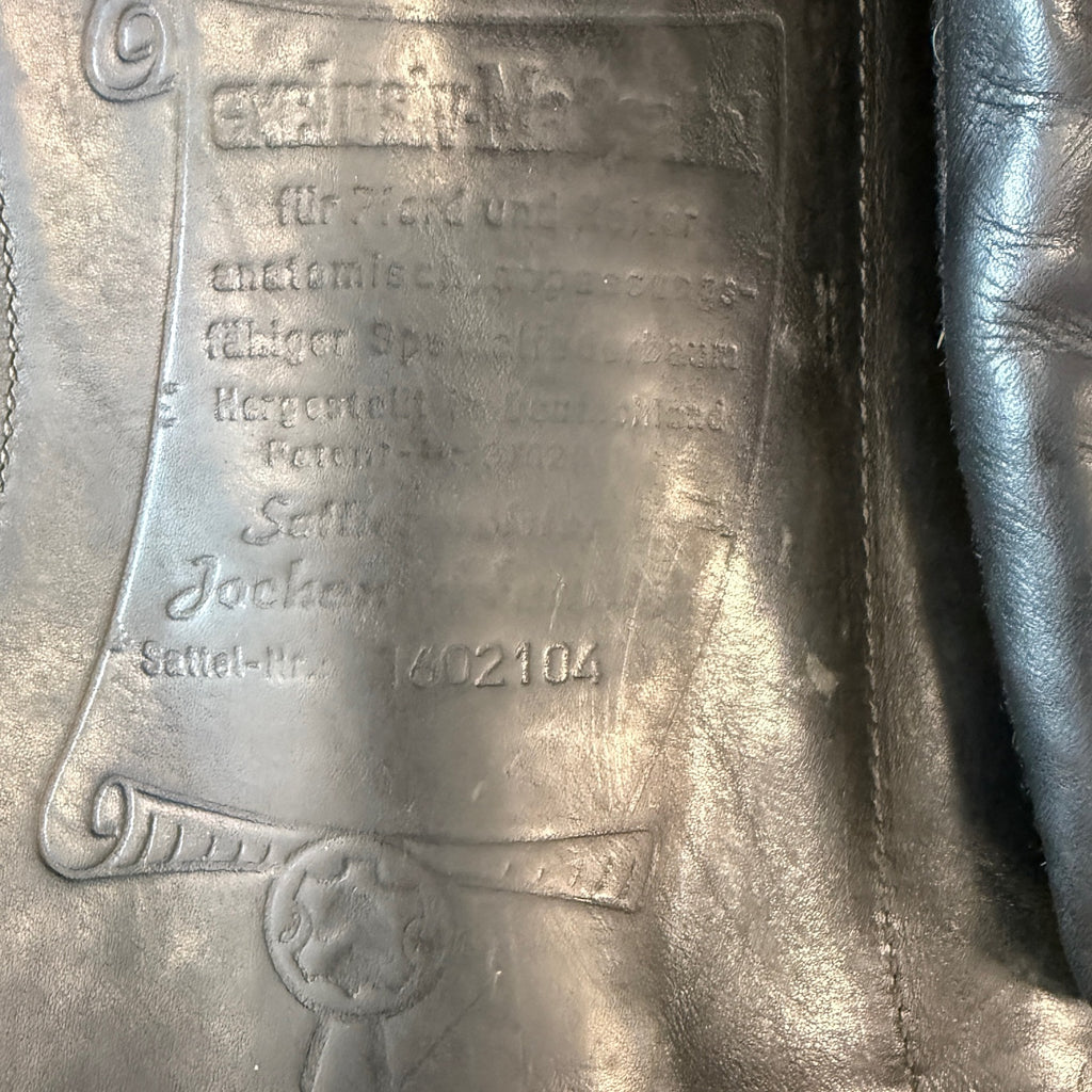 Used Hennig Sofa 17.75"-18" Dressage Saddle