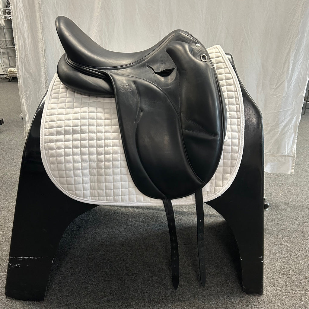 Used Devoucoux Makila Lab 18" Monoflap Dressage Saddle