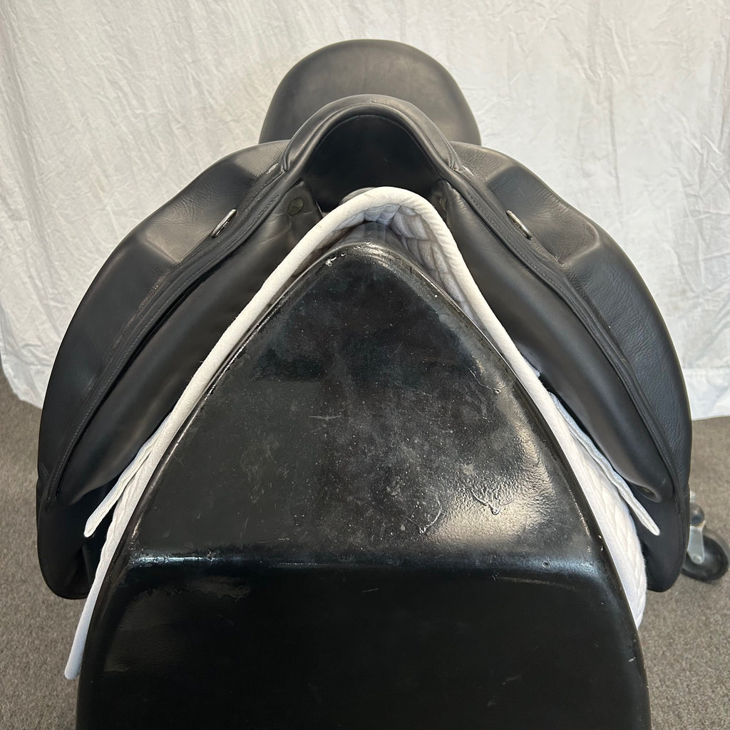 Used Devoucoux Makila Lab 18" Monoflap Dressage Saddle