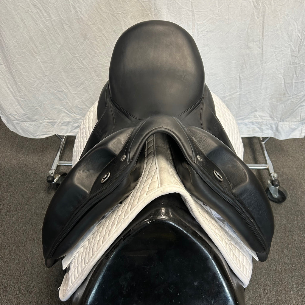 Used Devoucoux Makila Lab 18" Monoflap Dressage Saddle