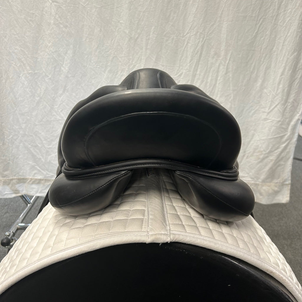 Used Devoucoux Makila Lab 18" Monoflap Dressage Saddle