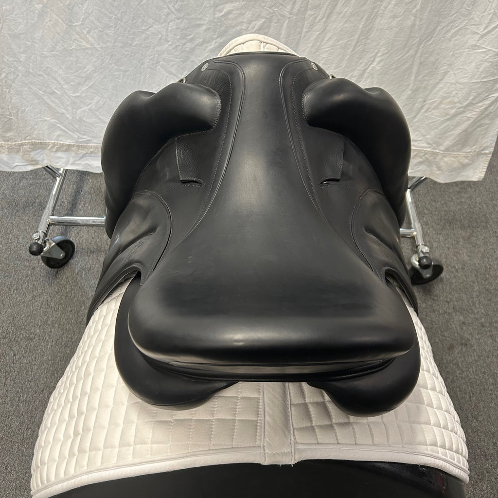 Used Devoucoux Makila Lab 18" Monoflap Dressage Saddle