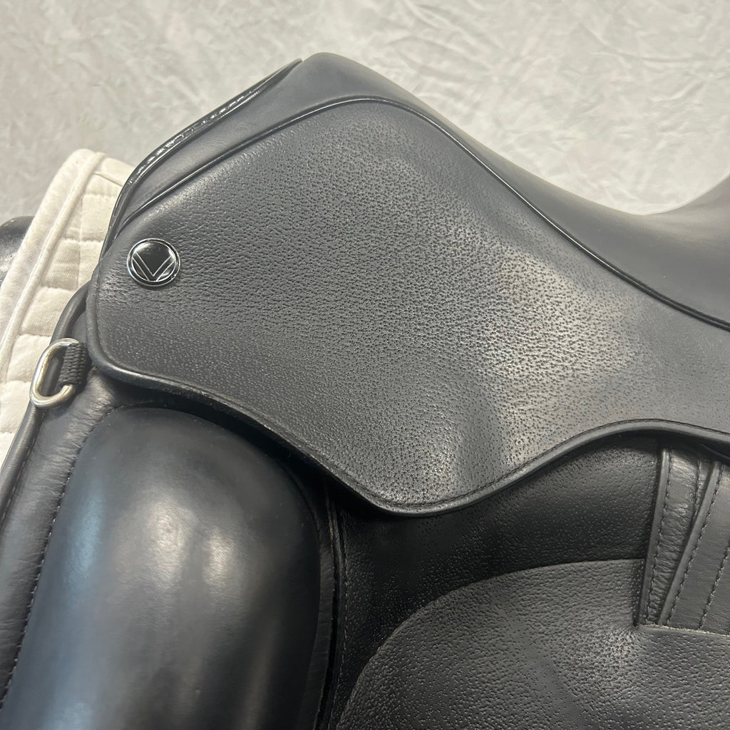 Used Veritas Unitas 18" Dressage Saddle