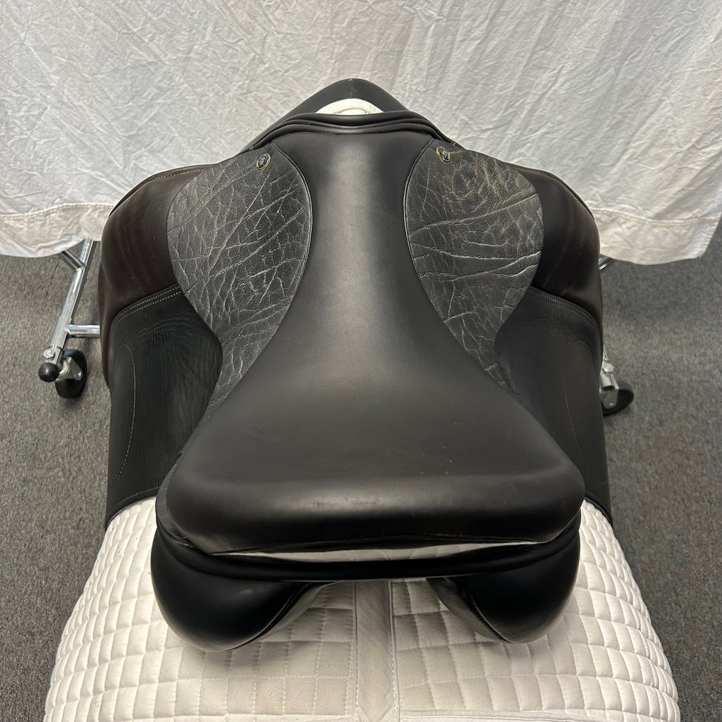 Used Hulsebos WB4 17" Dressage Saddle