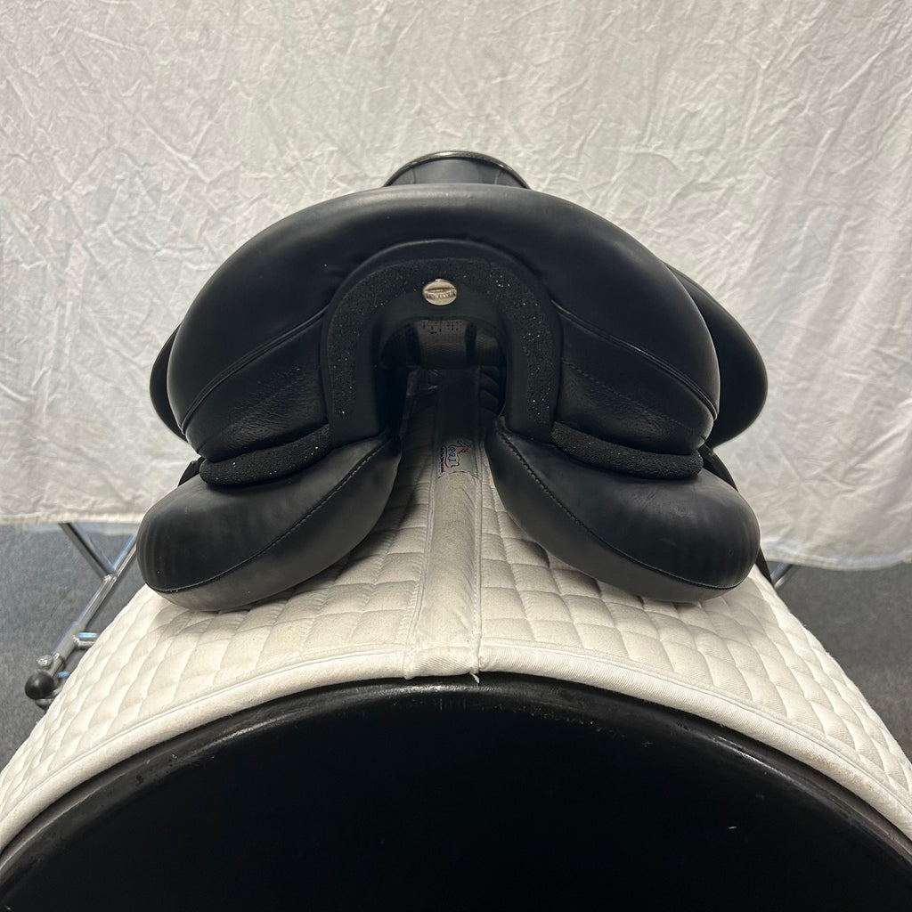 HOLD:  Used Devoucoux Makila Harmonie 18" Monoflap Dressage Saddle