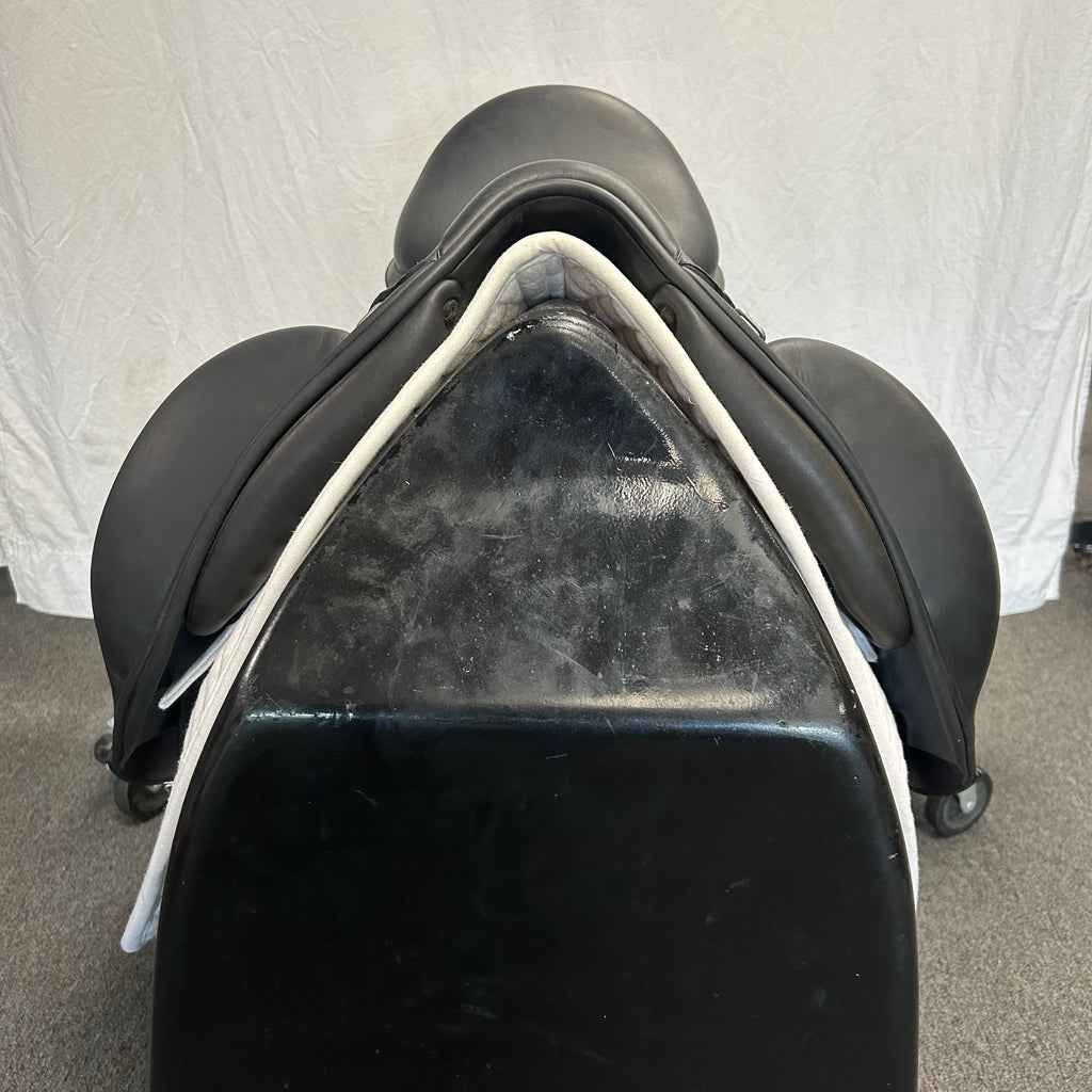 Used Equipe Viktoria 17" Monoflap Dressage Saddle