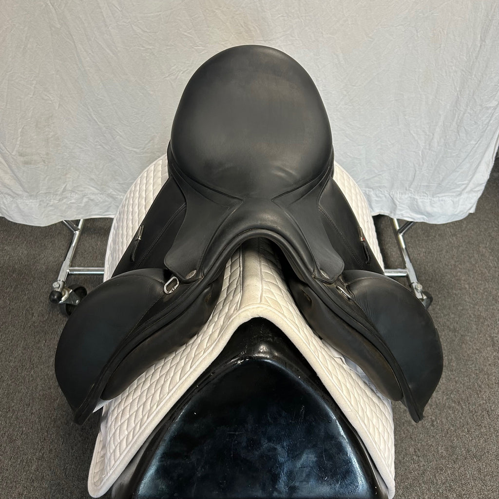 Used Equipe Viktoria 17" Monoflap Dressage Saddle