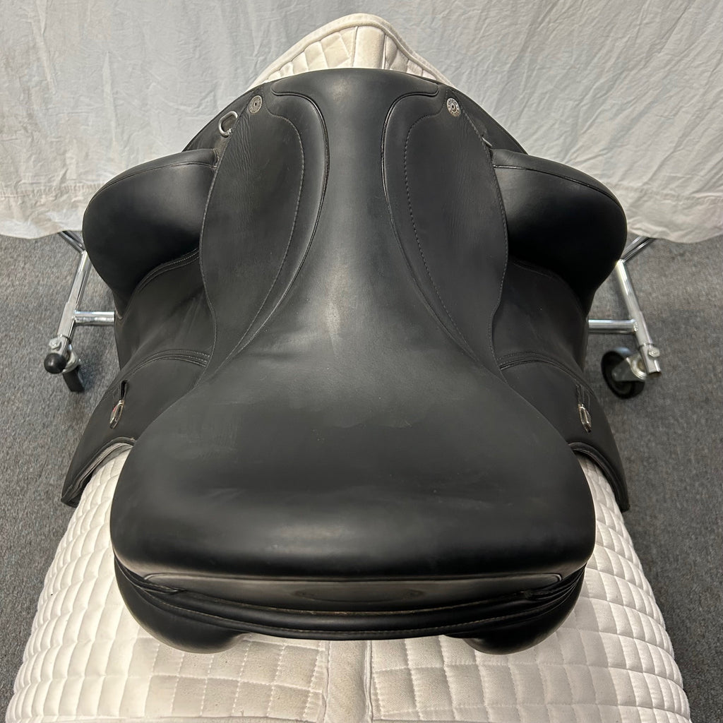 Used Equipe Viktoria 17" Monoflap Dressage Saddle