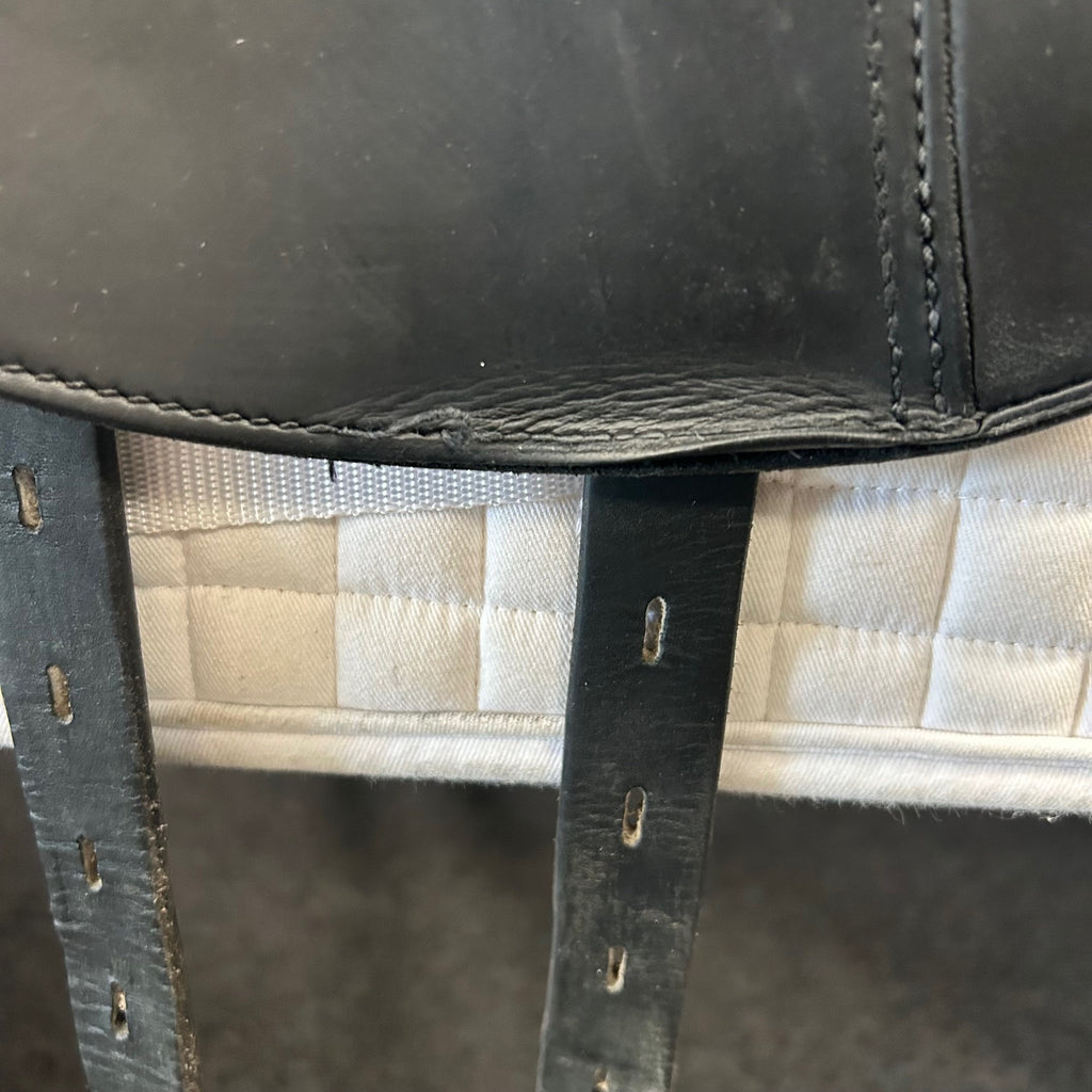 Used Equipe Viktoria 17" Monoflap Dressage Saddle