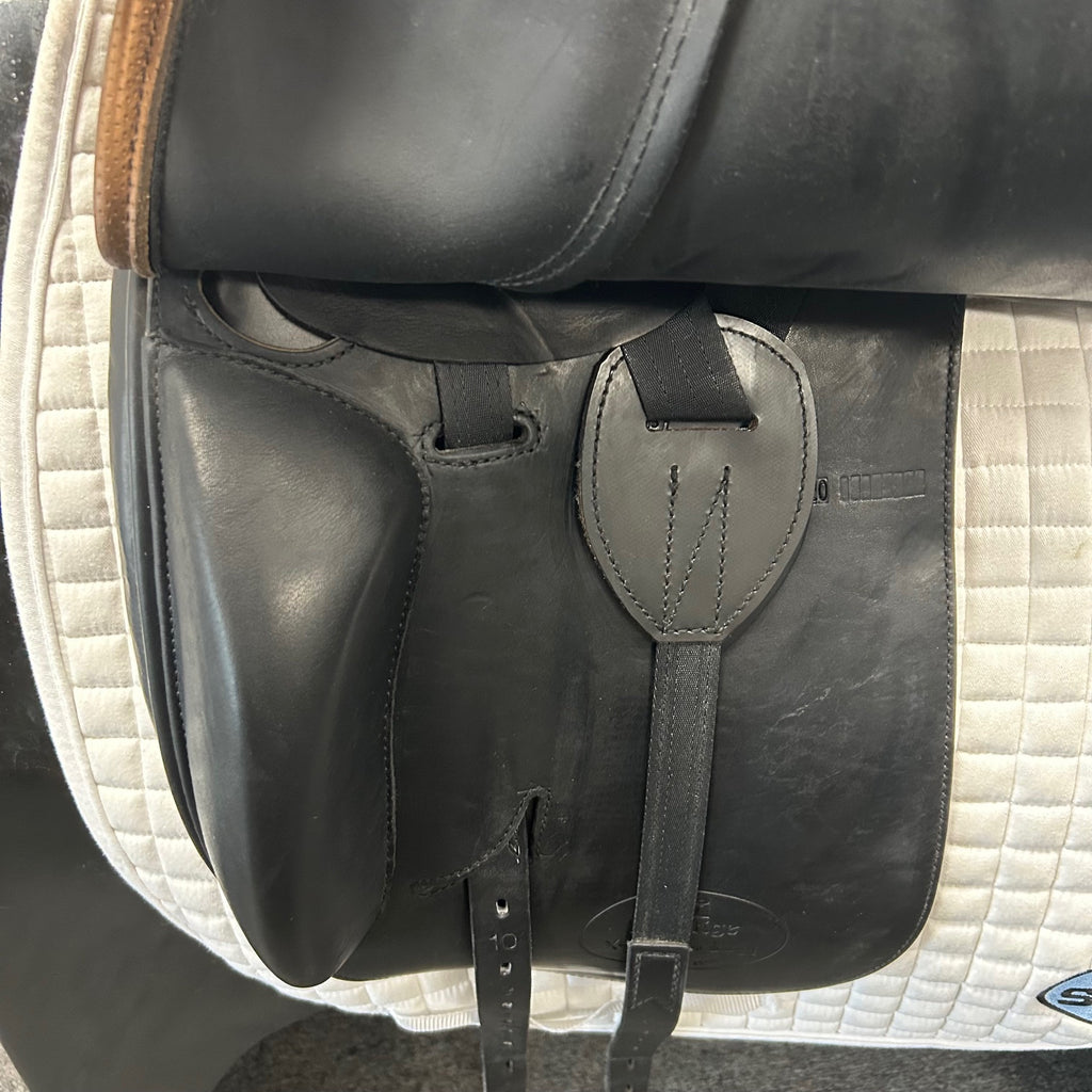 Used Prestige Philosophy 17" Dressage Saddle