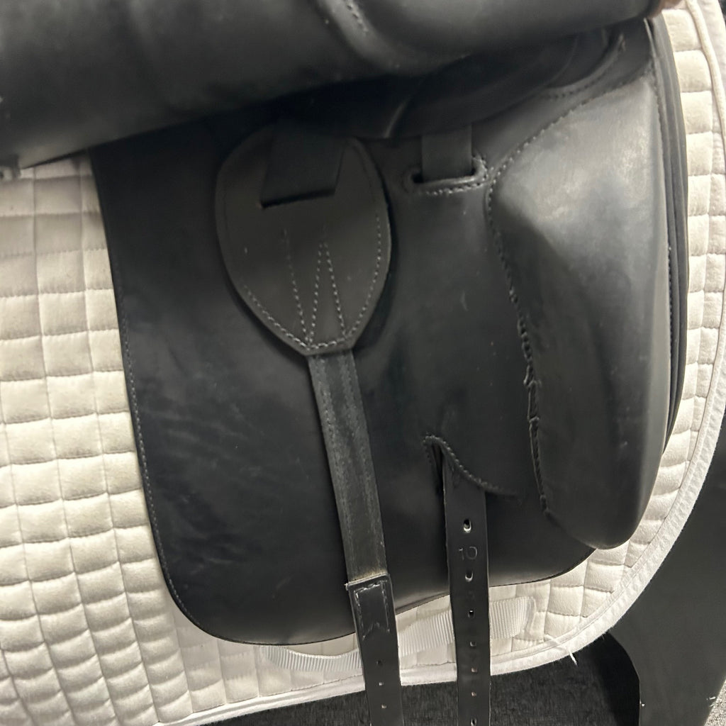 Used Prestige Philosophy 17" Dressage Saddle