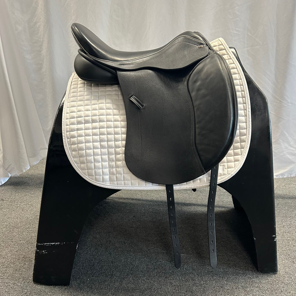 Used Detente Spencer 17.5" Dressage Saddle