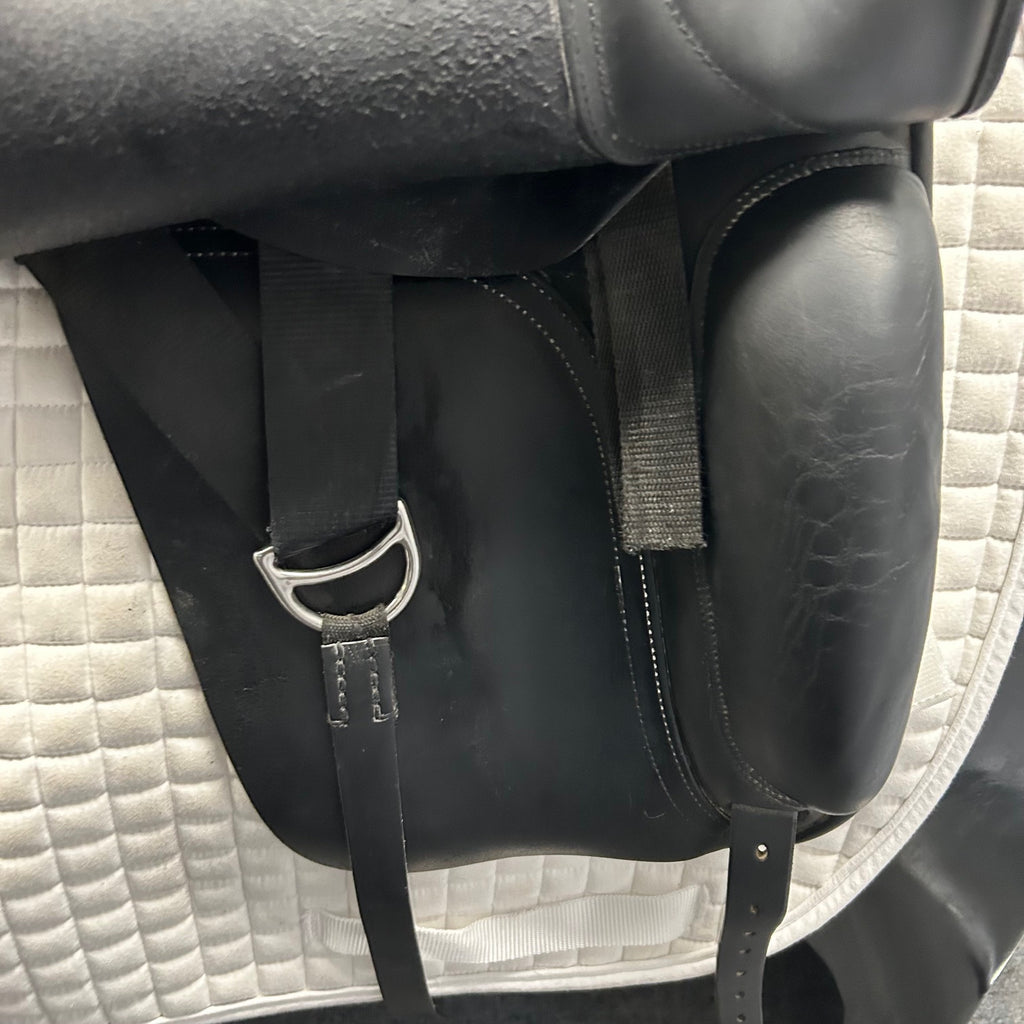 HOLD:  Used Custom Advantage 17" Dressage Saddle