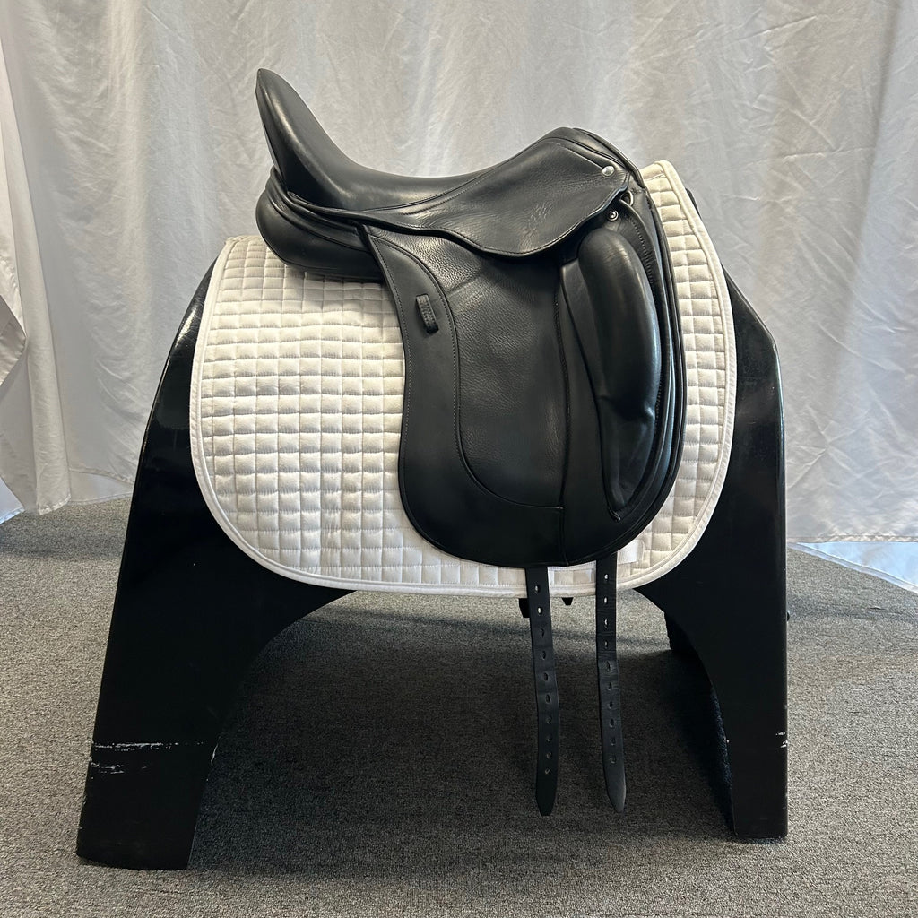 HOLD:  Used Schleese Obrigado 17.5" Dressage Saddle