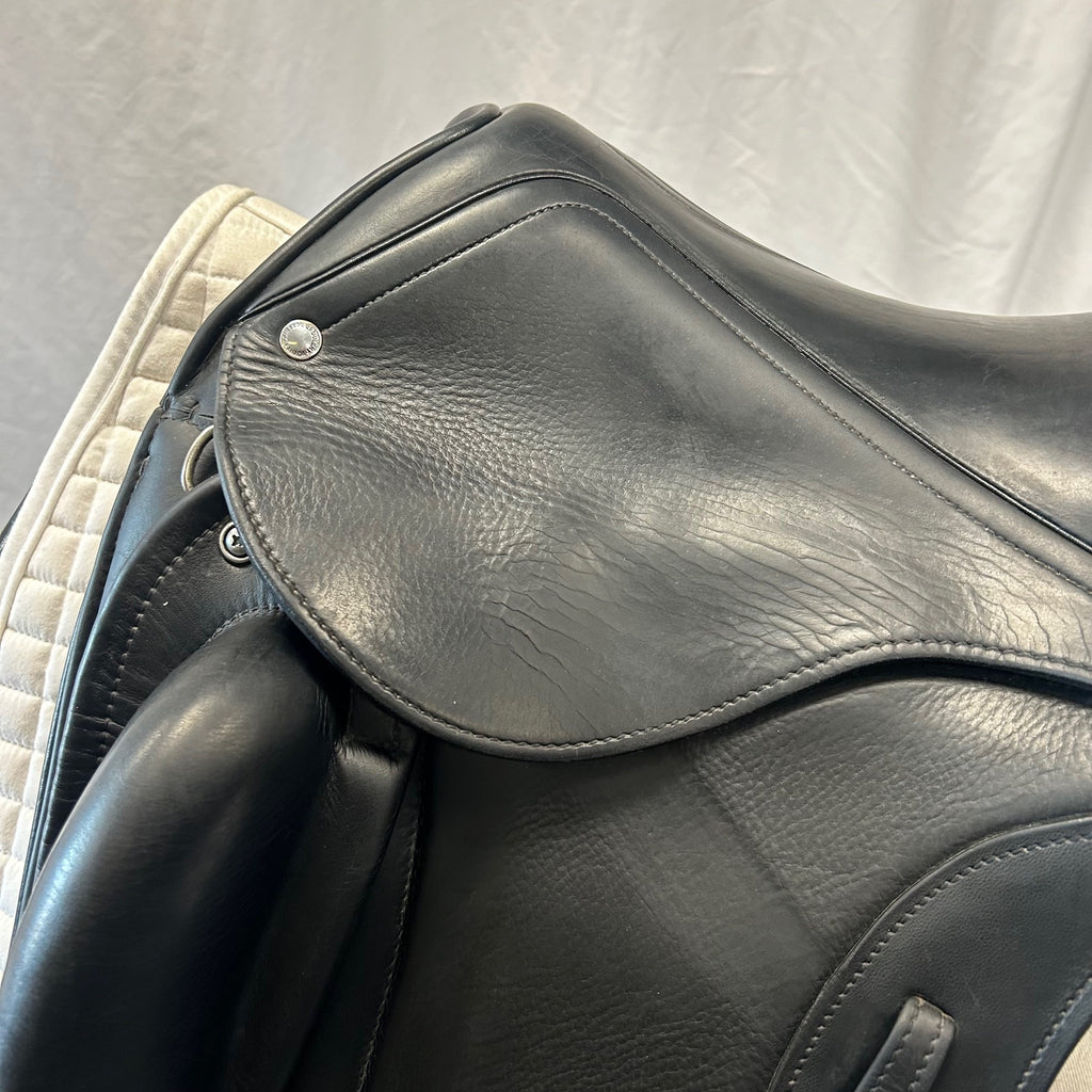 HOLD:  Used Schleese Obrigado 17.5" Dressage Saddle