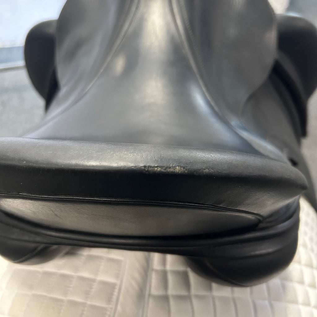 HOLD:  Used Schleese Obrigado 17.5" Dressage Saddle