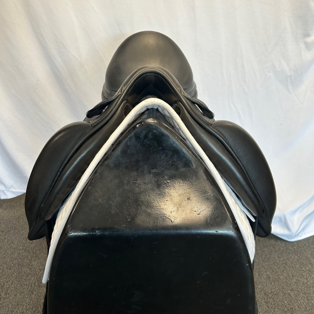 Used Equipe Emporio 17" Monoflap Dressage Saddle