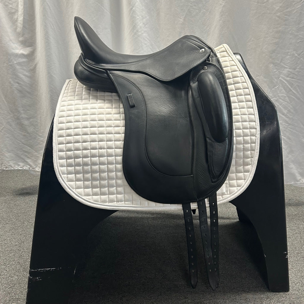 HOLD:  Used Schleese Obrigado 17.5" Dressage Saddle