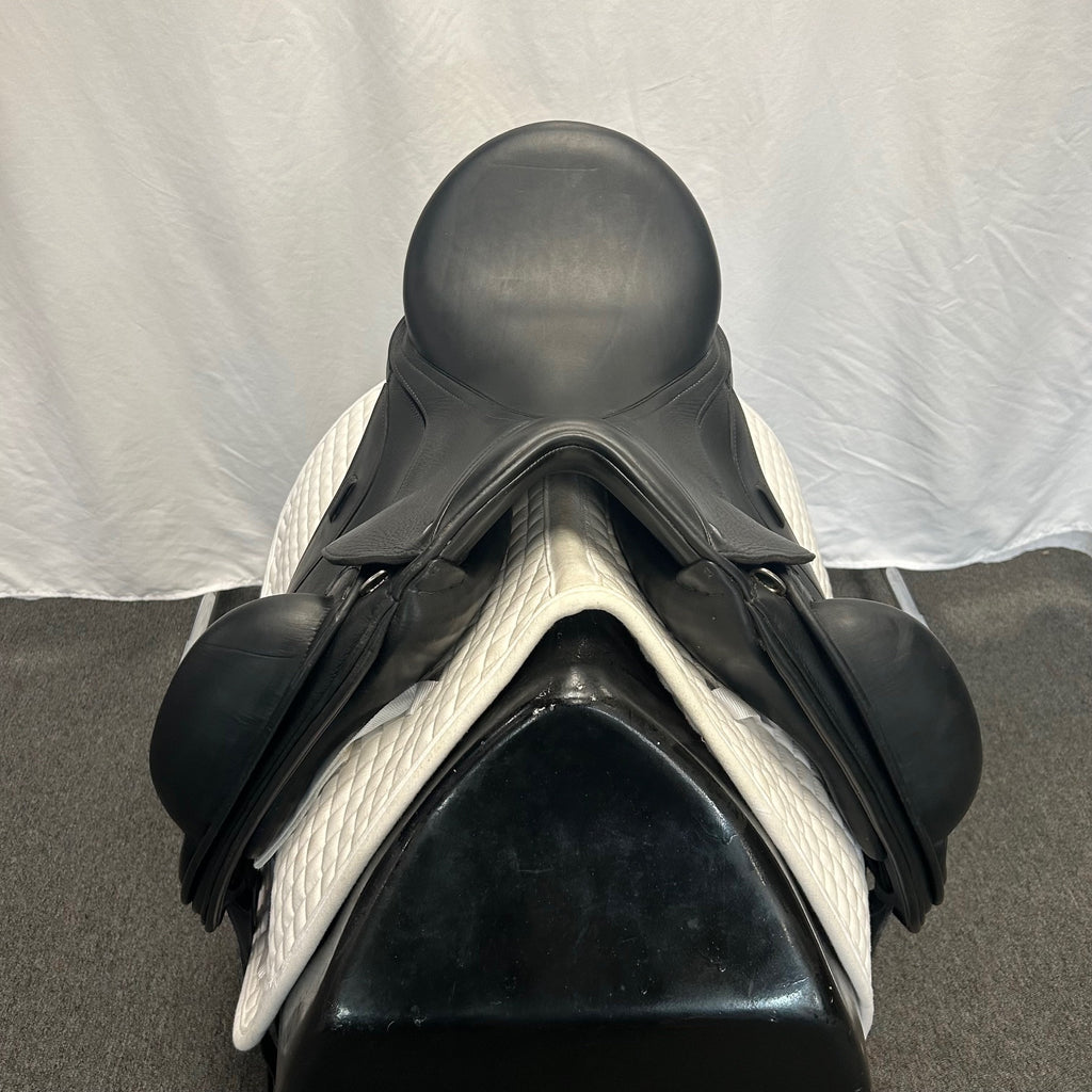 HOLD:  Used Schleese Obrigado 17.5" Dressage Saddle