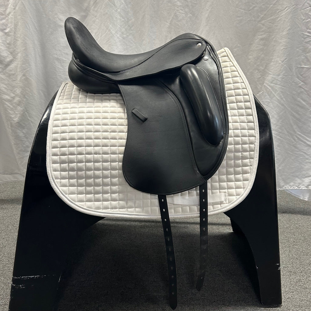Used Custom Wolfgang Solo MKII 17.5" Dressage Saddle