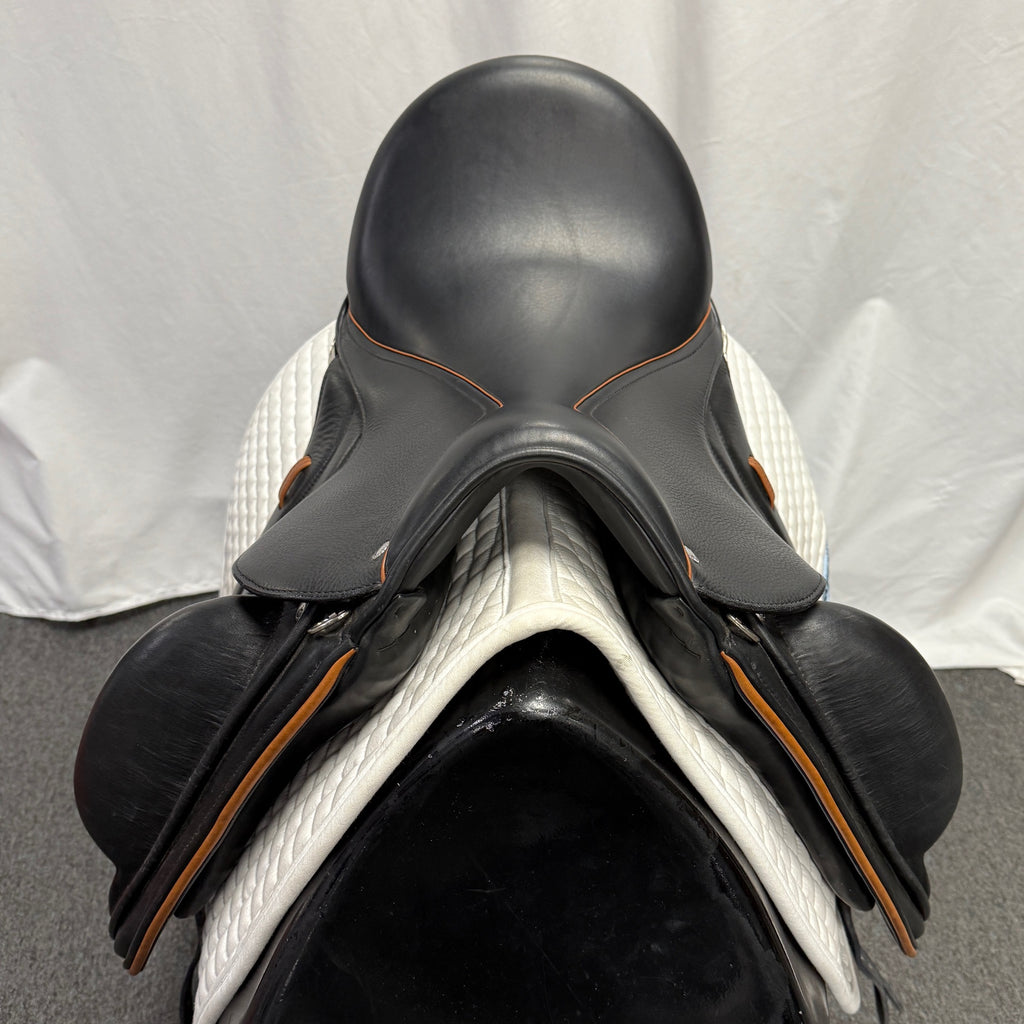 Demo Schleese Let's Dance 17.5" Monoflap Dressage Saddle