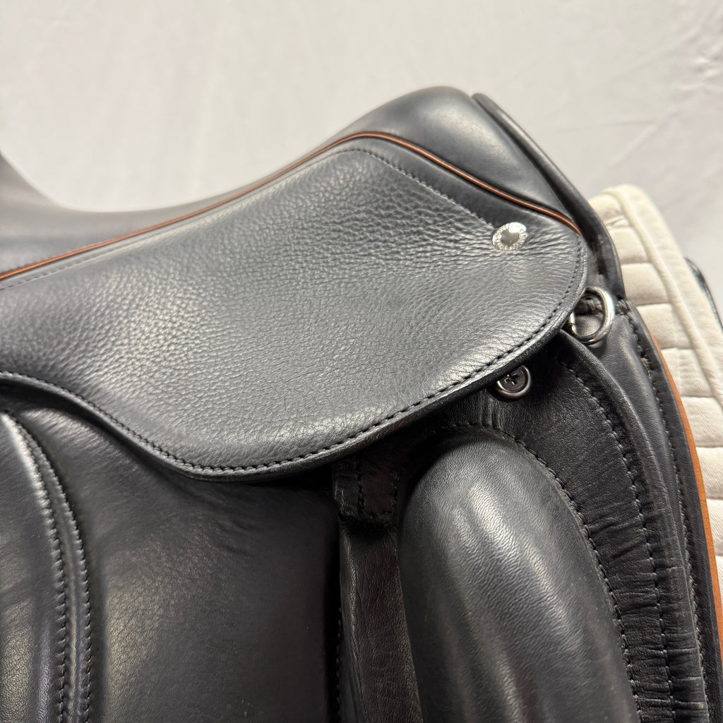 Demo Schleese Let's Dance 17.5" Monoflap Dressage Saddle