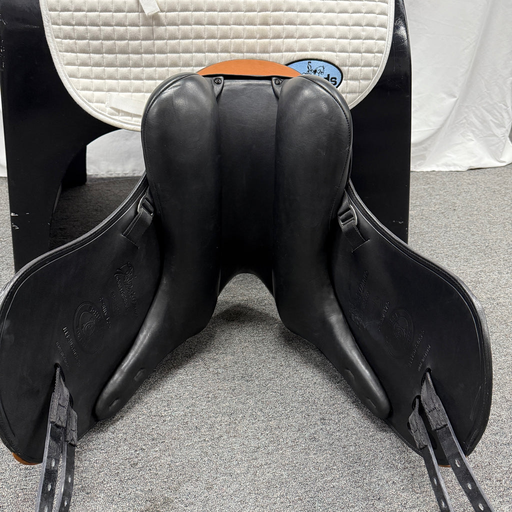 Demo Schleese Let's Dance 17.5" Monoflap Dressage Saddle