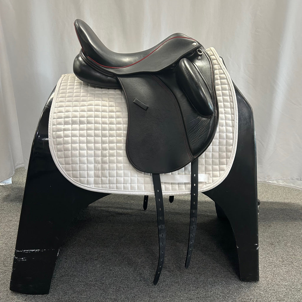 Used Custom Wolfgang Solo MKII 17" Dressage Saddle