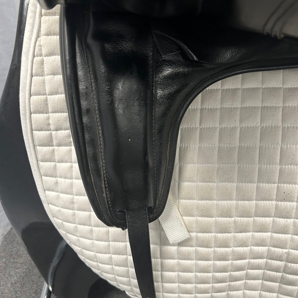 Used Custom Wolfgang Solo MKII 17" Dressage Saddle